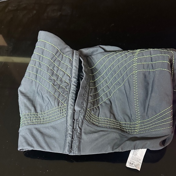 12 clothing pieces - Picture 3 of 14